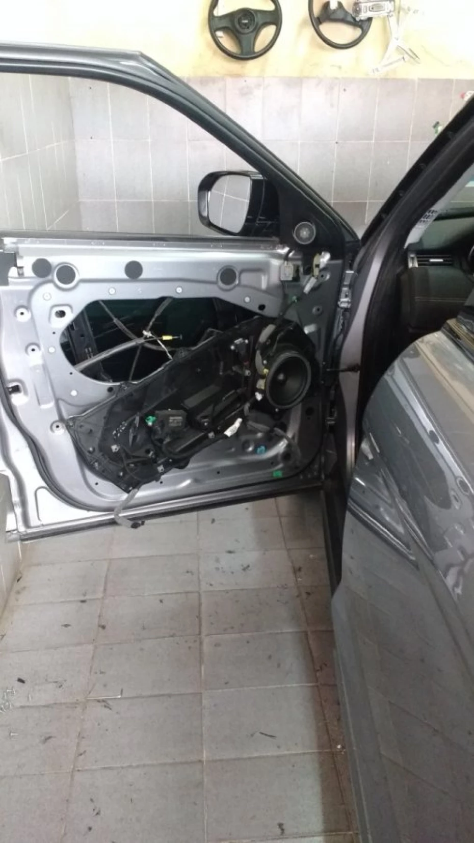 Foto 13: Reparo na fechadura Range Rover Evoque — LR Automotive